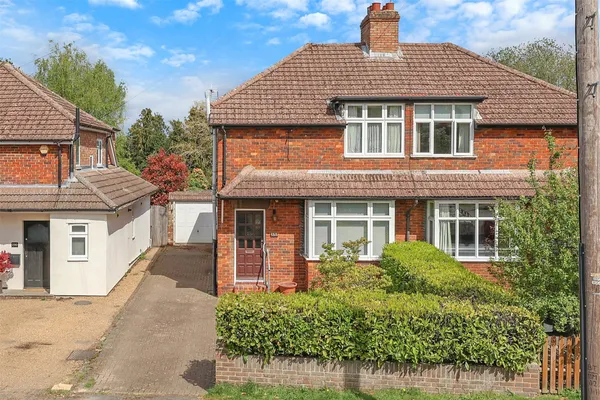 Cobham Road, Fetcham, Leatherhead, Surrey, KT22