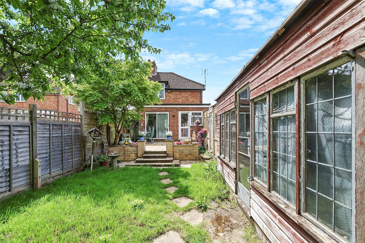 Cobham Road, Fetcham, Leatherhead, Surrey, KT22