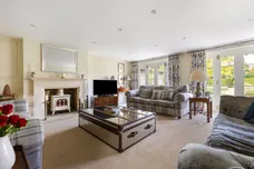 Avenue Road, Shalden, GU34 photo 2