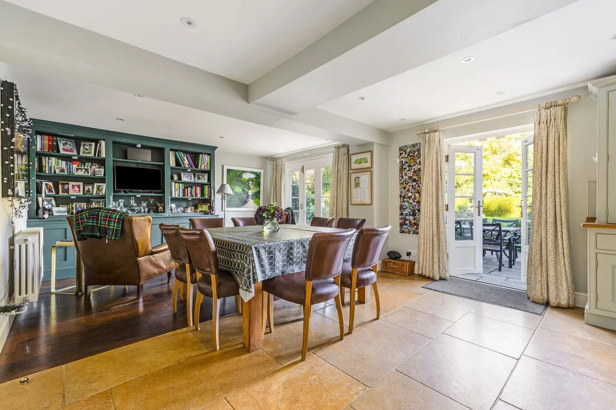 Avenue Road, Shalden, GU34 photo 7