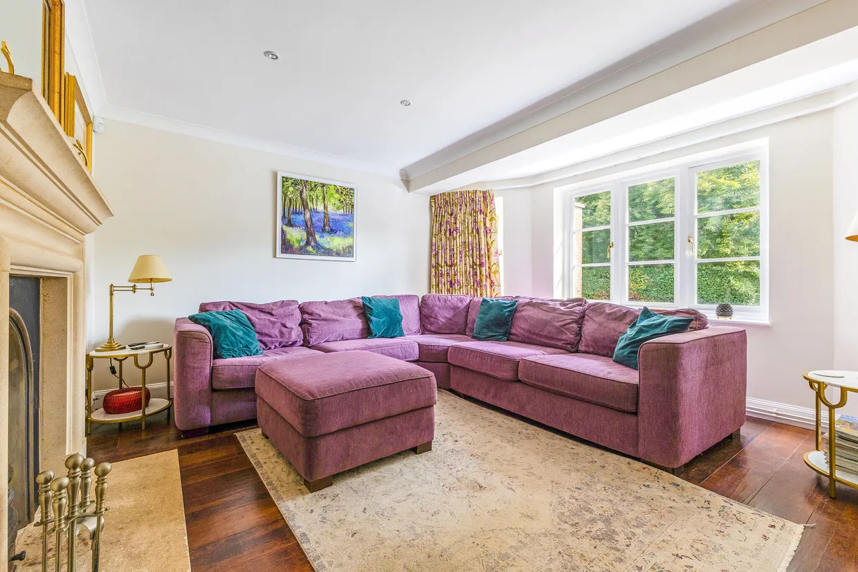 Avenue Road, Shalden, GU34 photo 8