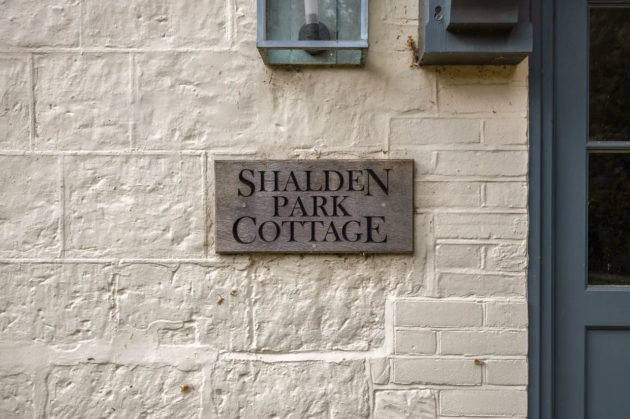 Avenue Road, Shalden, GU34 photo 18