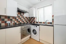 Argyle Avenue Whitton TW3 photo 2