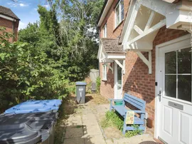 Dunster Close, Rugby thumb 2