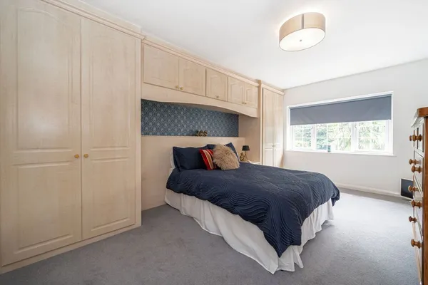 Queens Road, Weybridge, KT13 photo 8
