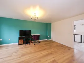 Horse Chestnut Close, CHESTERFIELD thumb 3