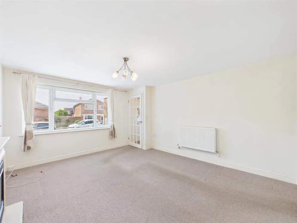 Property carousel item 4