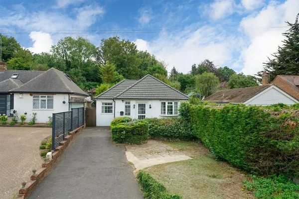 Harthall Lane, Kings Langley, Hertfordshire, WD4 8JH