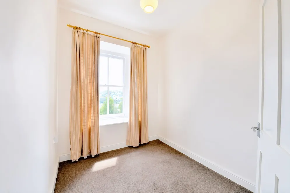Property carousel item 16