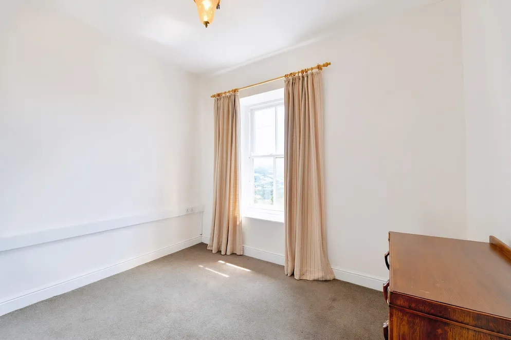 Property carousel item 17