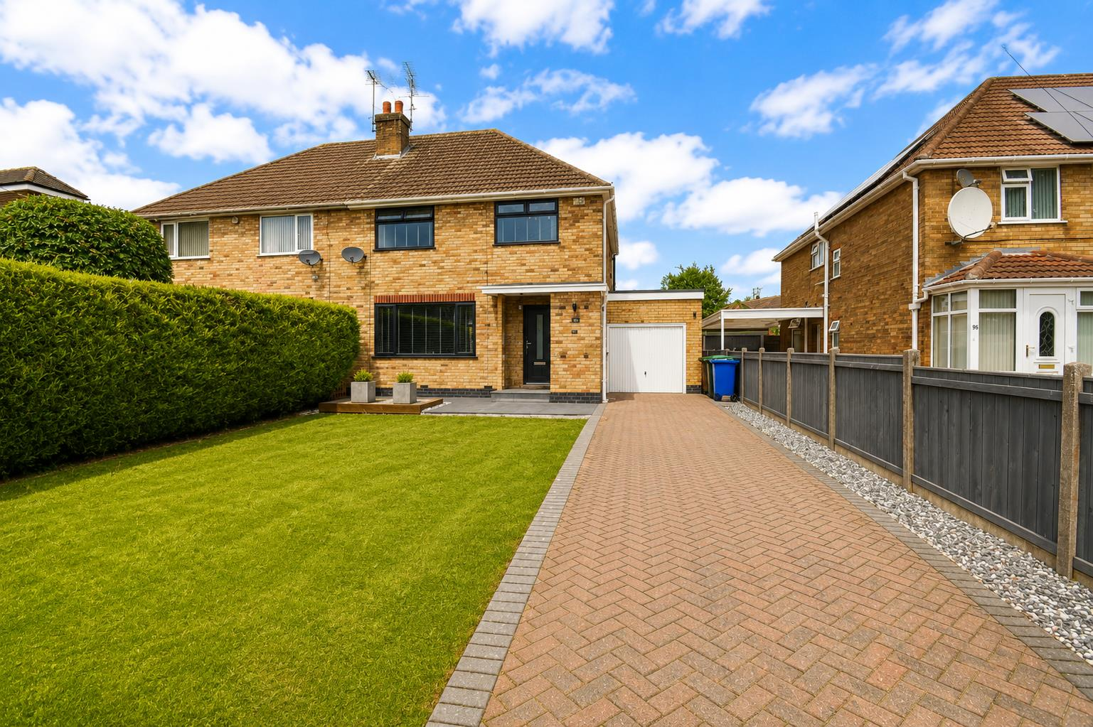 Tranby Lane, Anlaby, Hull Image 1