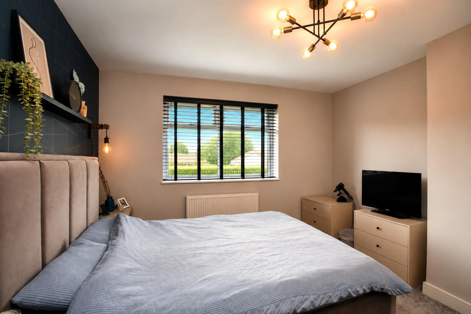 Tranby Lane, Anlaby, Hull Image 13