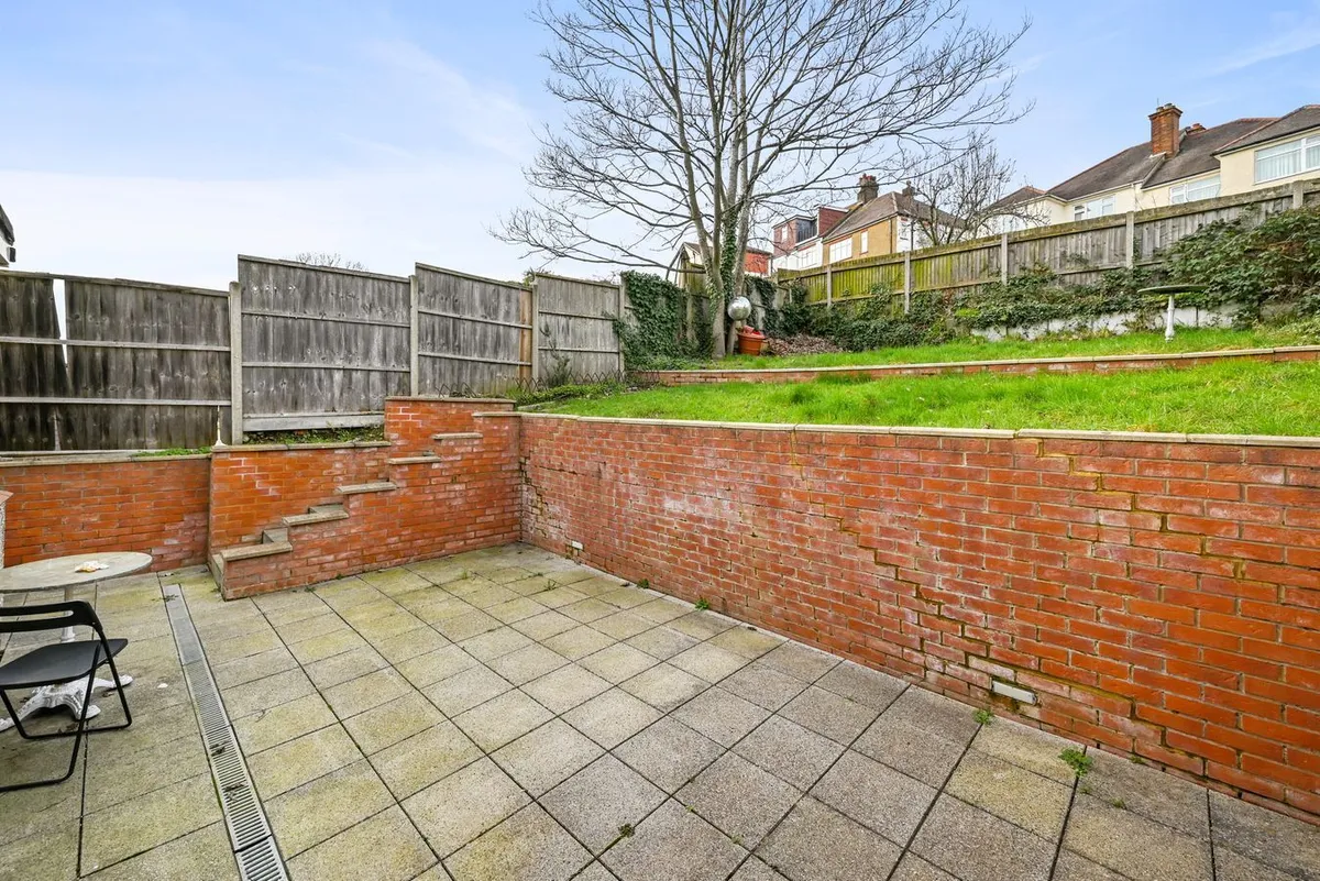 Dollis Hill Avenue, London, NW2