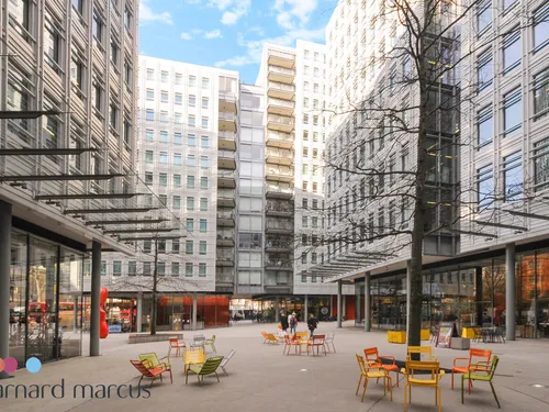 Central St. Giles Piazza, LONDONphoto