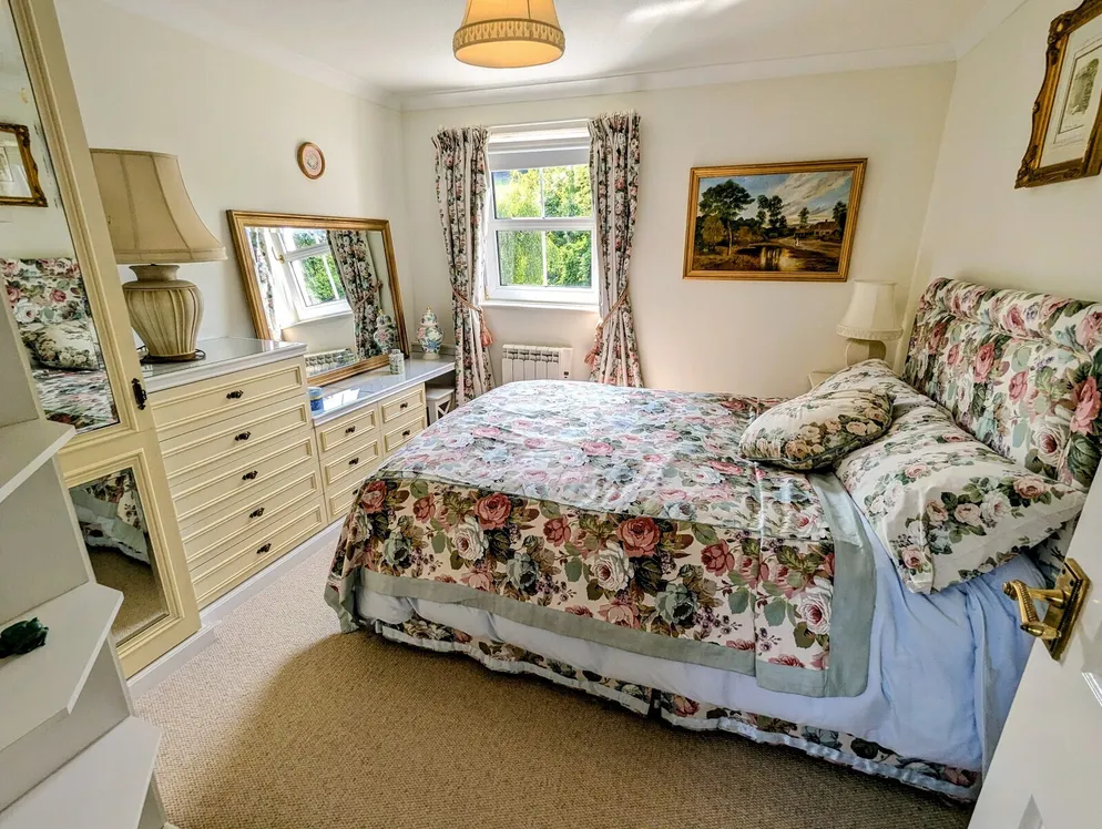 Property carousel item 21