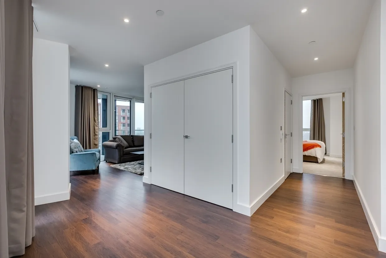 Nine Elms Point, 50 Wandsworth Road London SW8 photo 3