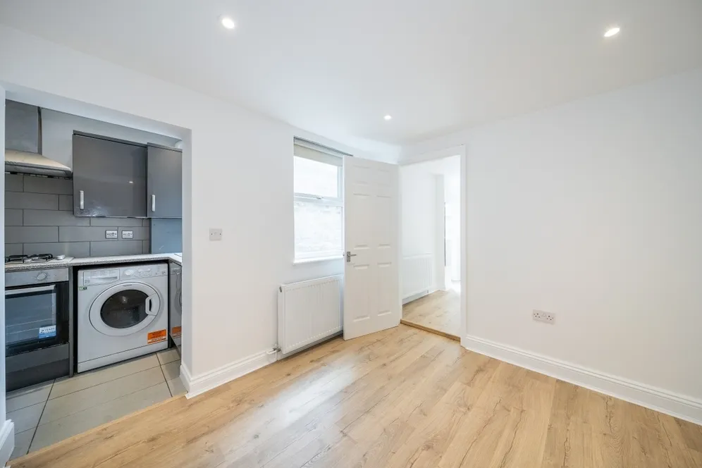 Trinity Road London SW17 photo 4