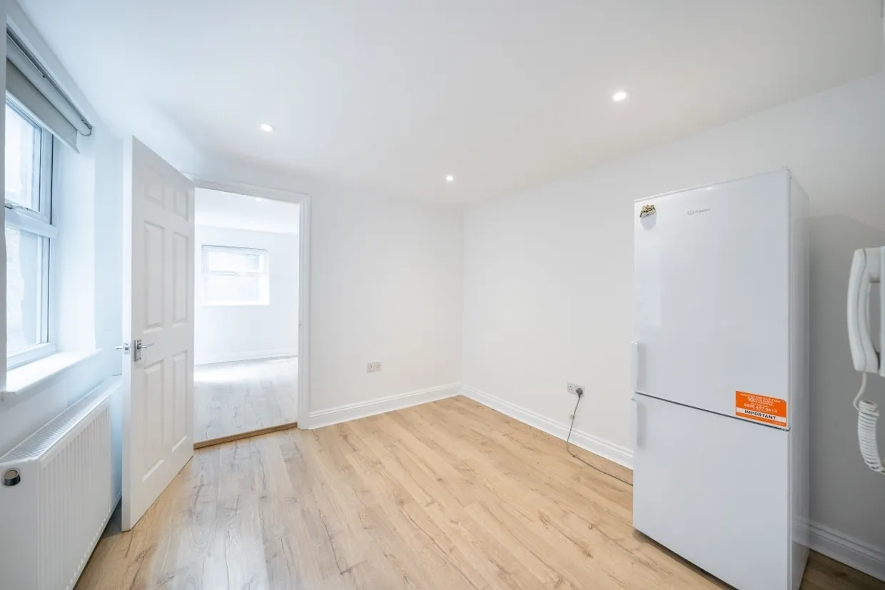 Trinity Road London SW17 photo 6