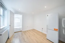 Trinity Road London SW17 photo 6