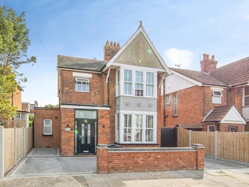 Beaconsfield Road, Clacton-On-Seaphoto
