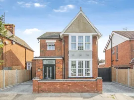 Beaconsfield Road, Clacton-On-Sea thumb 2
