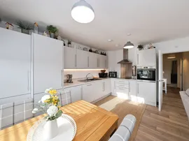 Laver Drive, Chesterfield thumb 2