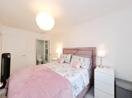 Laver Drive, Chesterfield thumb 3
