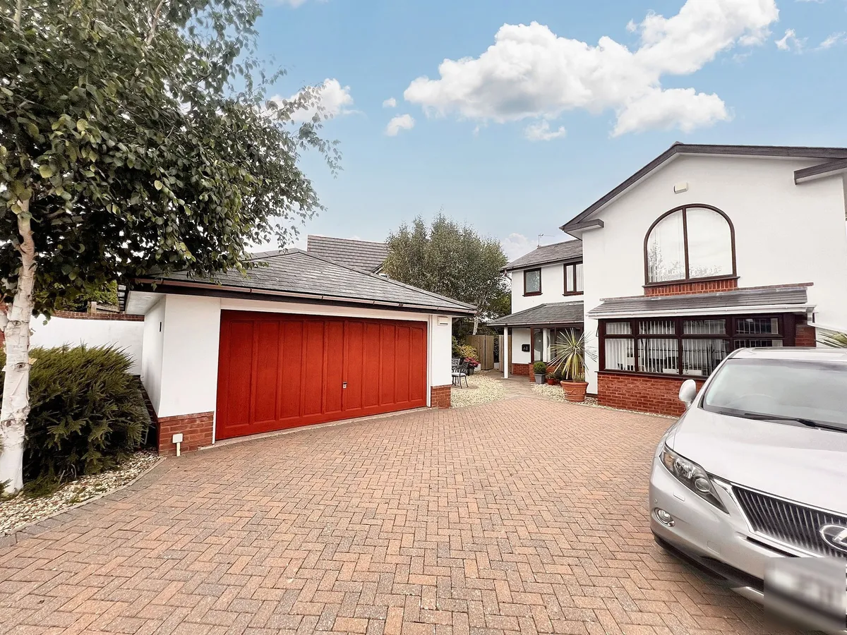 Lower Farm Court, Rhoose CF62