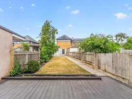 Rougemont Avenue, MORDEN thumb 3
