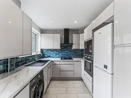 Rougemont Avenue, MORDEN photo