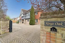 Howards Thicket, Gerrards Cross, SL9 photo 2