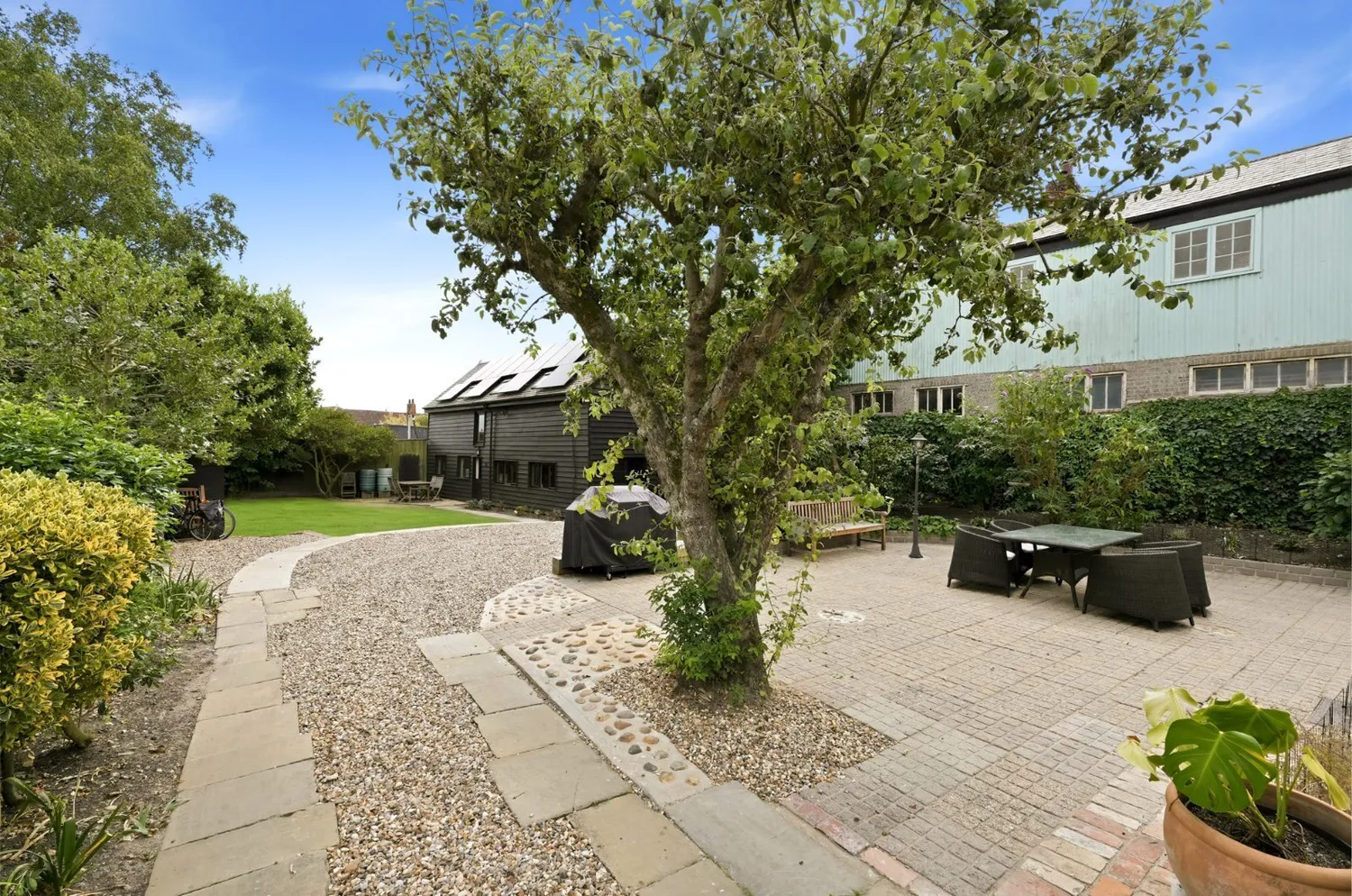 High Street, Bures, CO8 photo 35