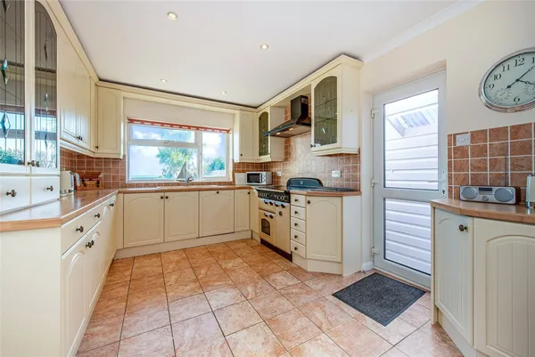 Aldwick Avenue, Aldwick, PO21 photo 7