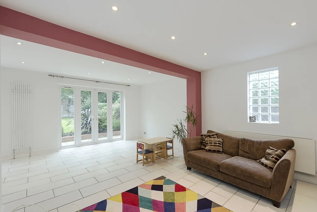 Bellfield Avenue Harrow HA3 photo 3