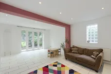 Bellfield Avenue Harrow HA3 photo 3
