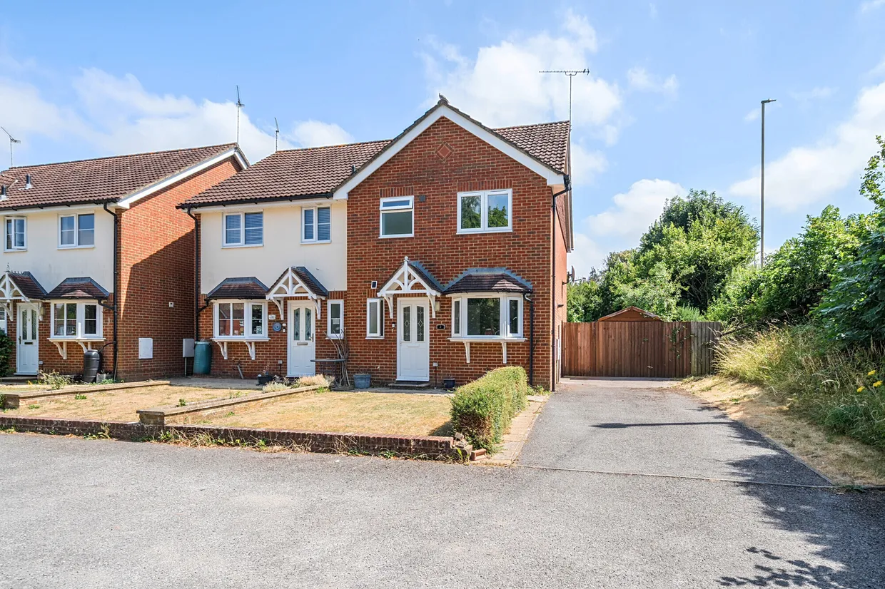 Lymington Bottom Road, Four Marks, GU34 photo 1