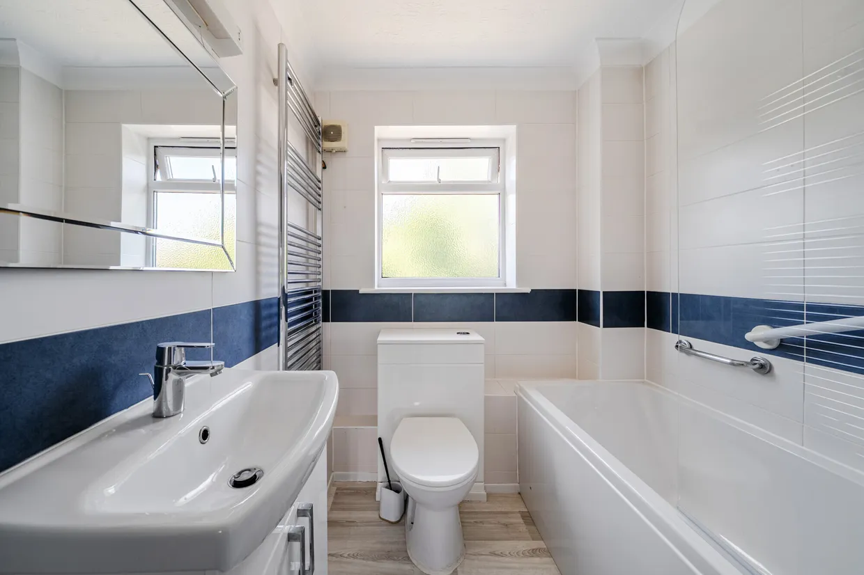 Lymington Bottom Road, Four Marks, GU34 photo 7