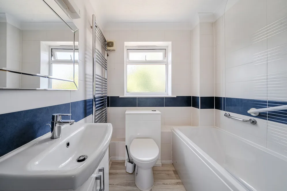 Lymington Bottom Road, Four Marks, GU34 photo 7