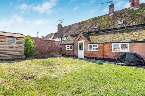 Oxenden Road, Farnham, GU10