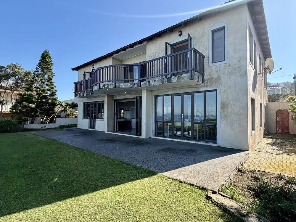 South Africa, Western Cape, Dana Bay, P. Grandiceps Street, 24