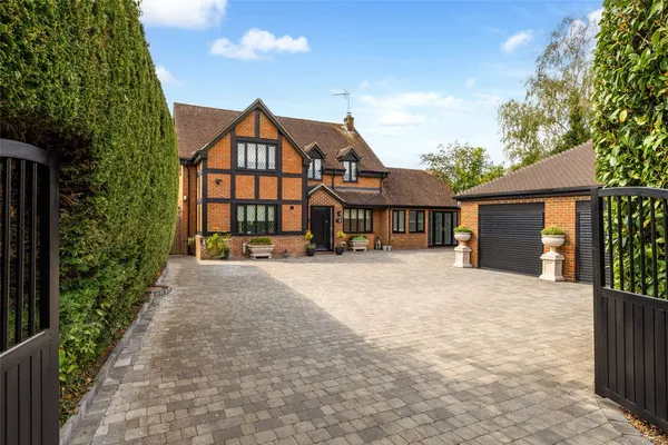 Cranesfield, Sherborne St John, RG24
