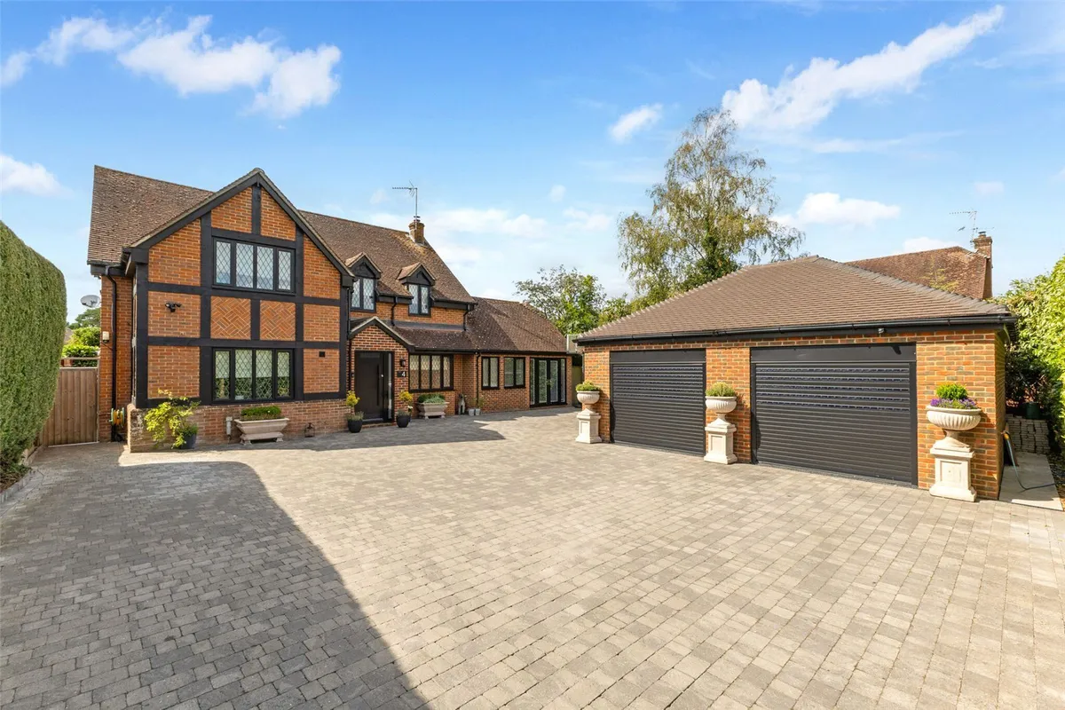 Cranesfield, Sherborne St John, RG24