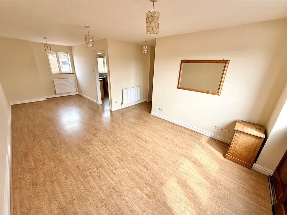Property carousel item 4