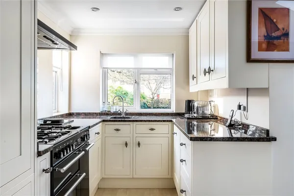 Nutley Lane, Reigate, RH2 photo 3