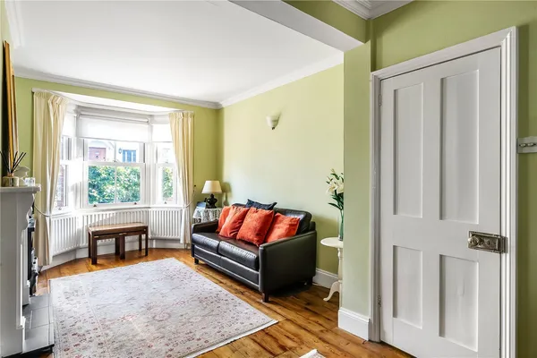 Nutley Lane, Reigate, RH2 photo 6