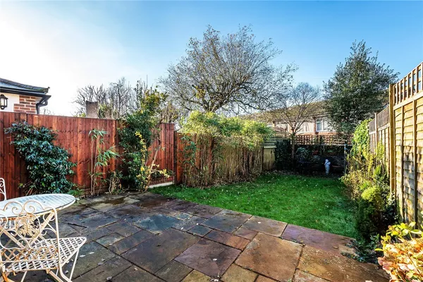 Nutley Lane, Reigate, RH2 photo 12
