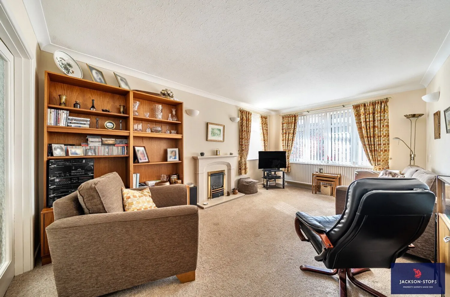 Dene Close, Woburn Sands, MK17 photo 3