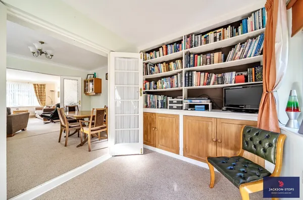 Dene Close, Woburn Sands, MK17 photo 5