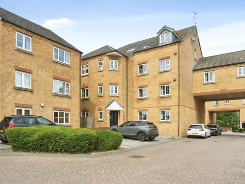 Broadlands Court, Pudseyphoto