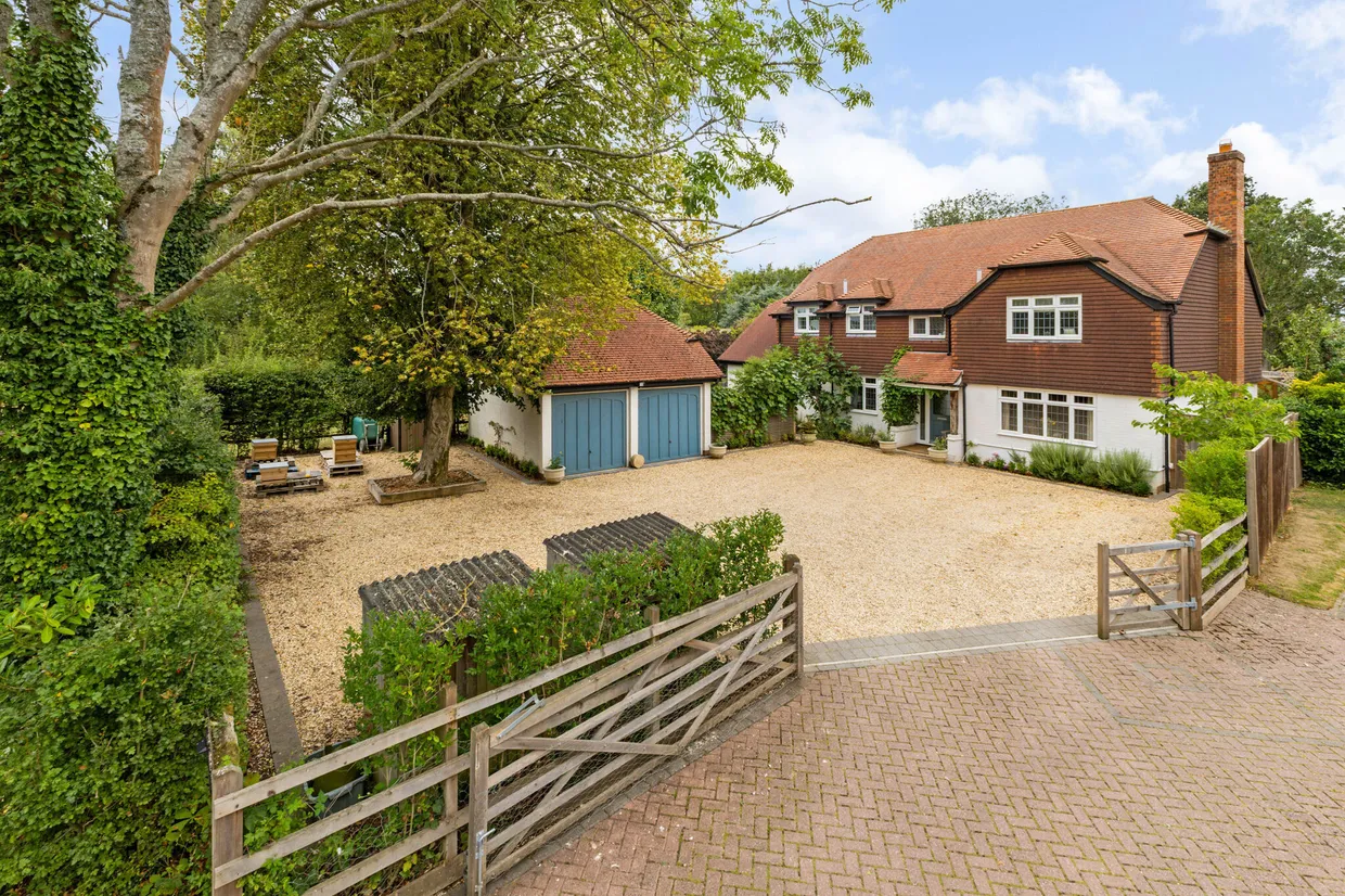 Lees Hill, South Warnborough, RG29 photo 1
